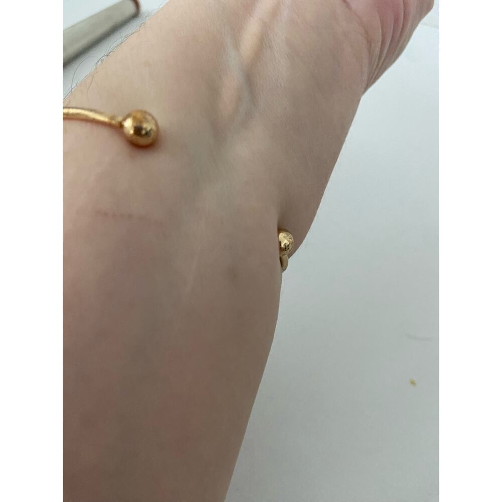 Twisted bangle bracelet - Picture 2 of 5